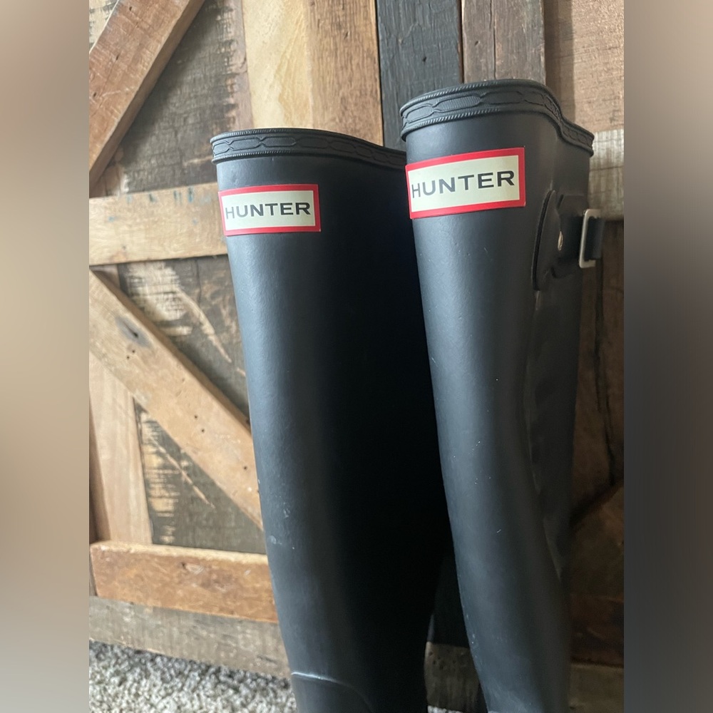 Hunter original tall boots. Size 8